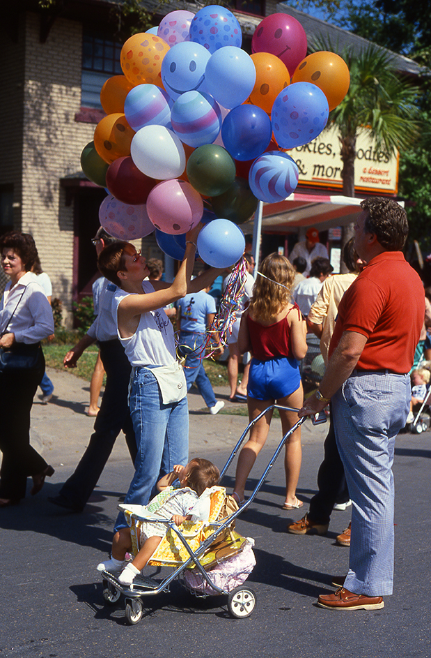 Balloon seller at Westheimer Street Festival
