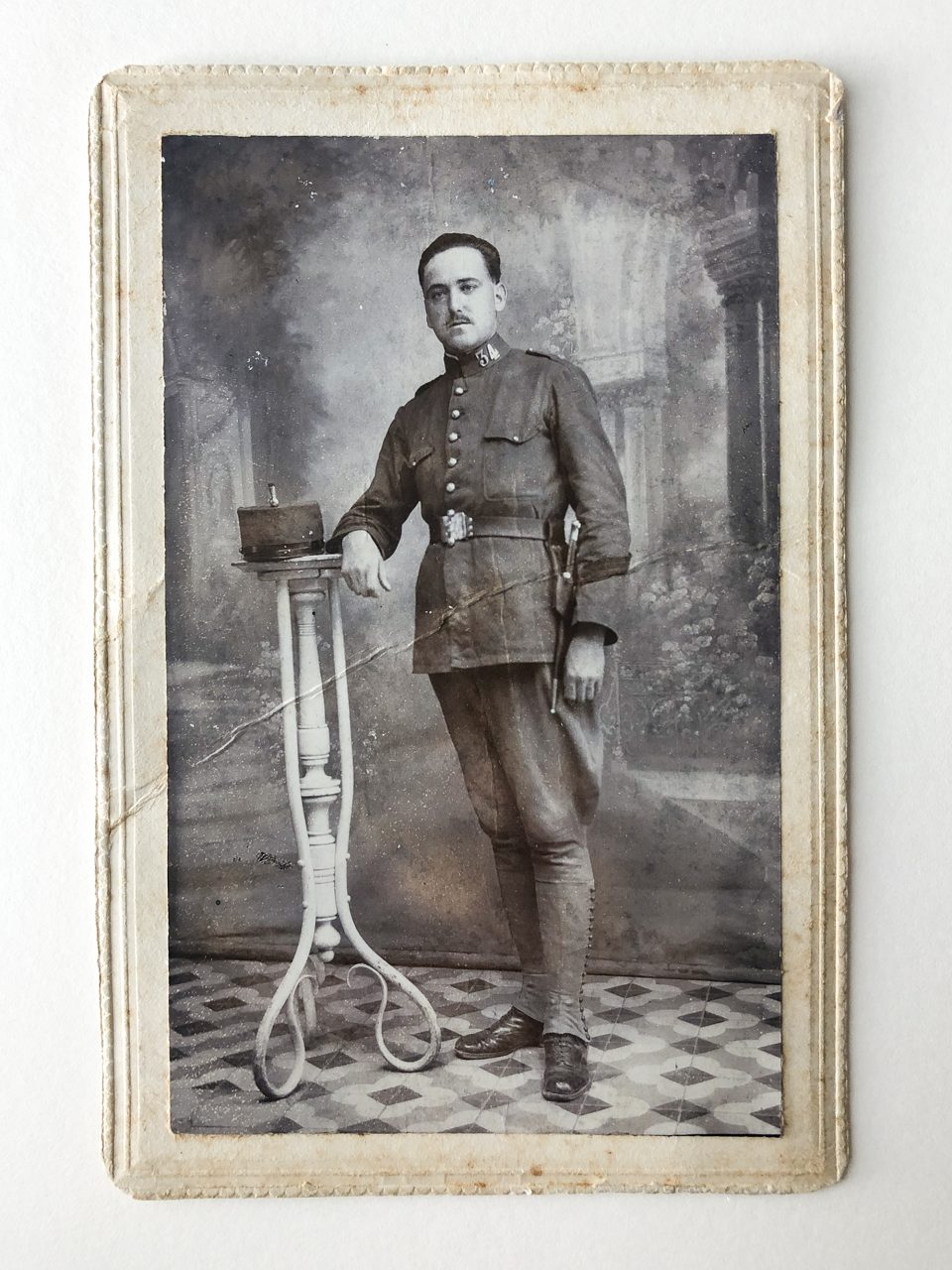 Cabinet card from 1923, featuring a portrait of Spanish army soldier Diego Rodriguez Sánches. He would have been serving during the Rif War with Morocco when this photo was made.