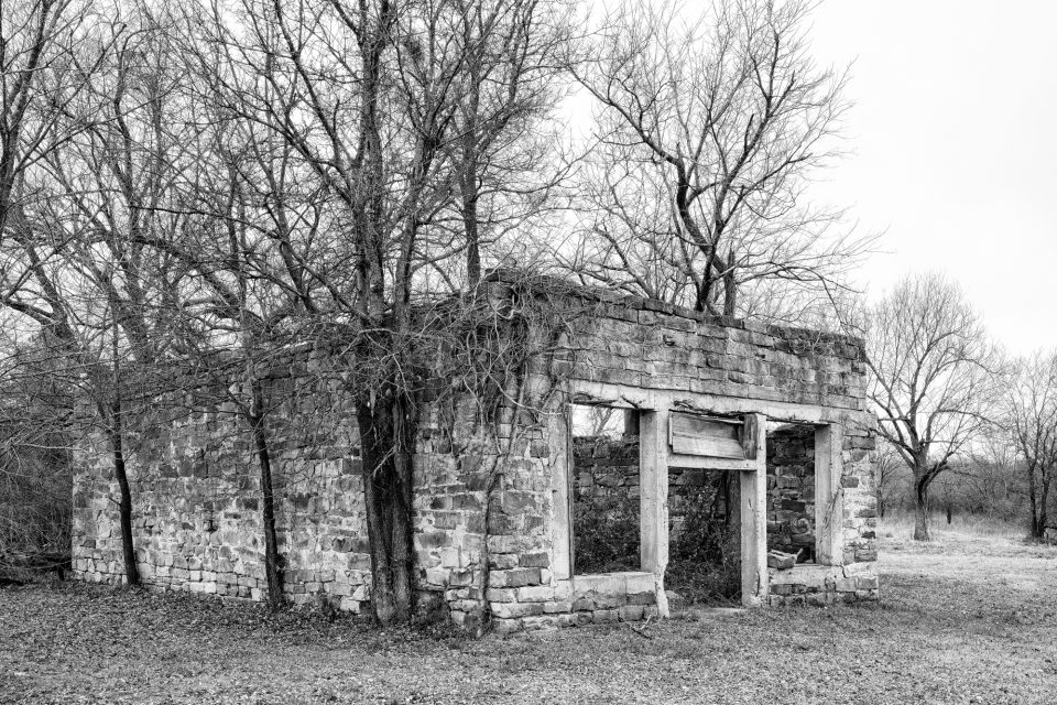 Black and white photograph of an unidentified ruin in Clearview, Oklahoma.