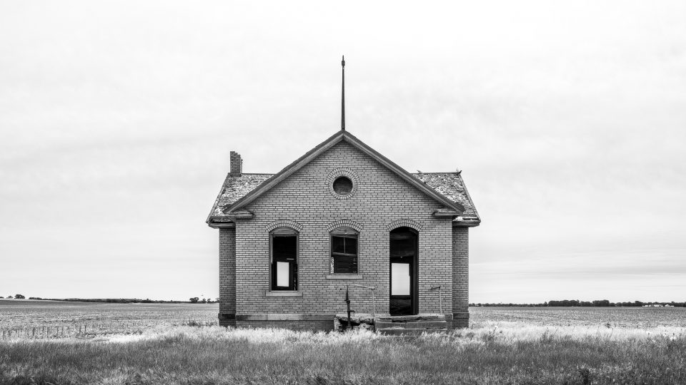 Front of the abandoned County Line School in Kansas, shot from the road.